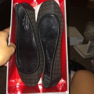 Coach flats