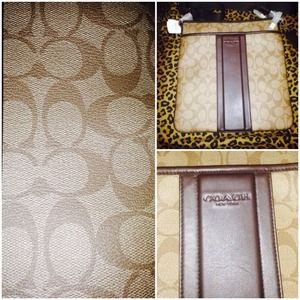 Coach Heritage Signature Ziptop Cross Bodybag