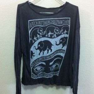✨✨SALE!!!✨✨Brandy Melville elephant long sleeve
