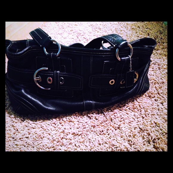 Coach purse great condition :) love this purse :)