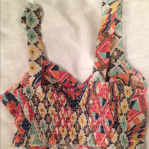Aztec Print Crop Top - Picture 3 of 4