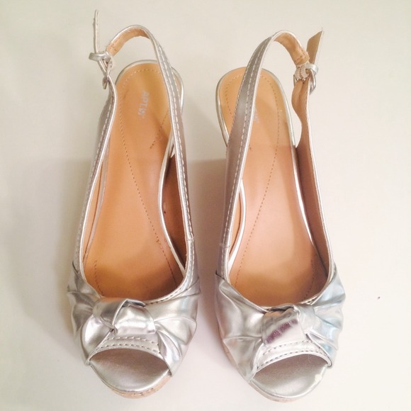 Silver Wedges - Brand New!