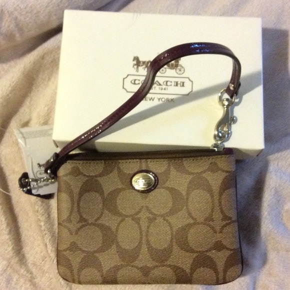 Coach clutch wristlet wrist bag signature prints