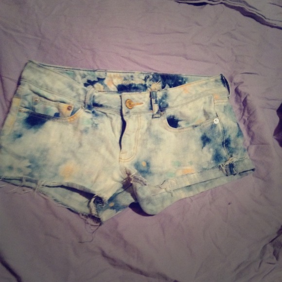 American Eagle tie dye shorts!