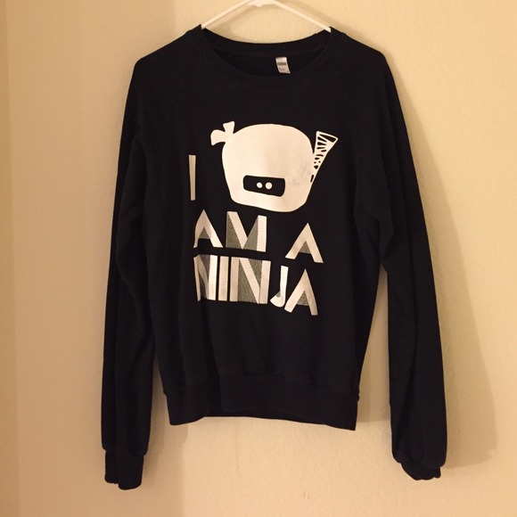 Black "I am a ninja" crew neck