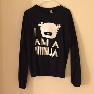 Black "I am a ninja" crew neck