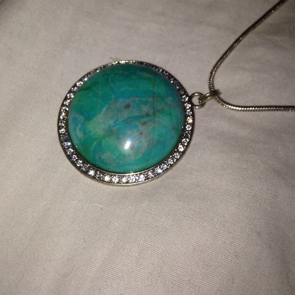 💚 Turquoise Rhinestone Statement Piece Necklace - Picture 2 of 2