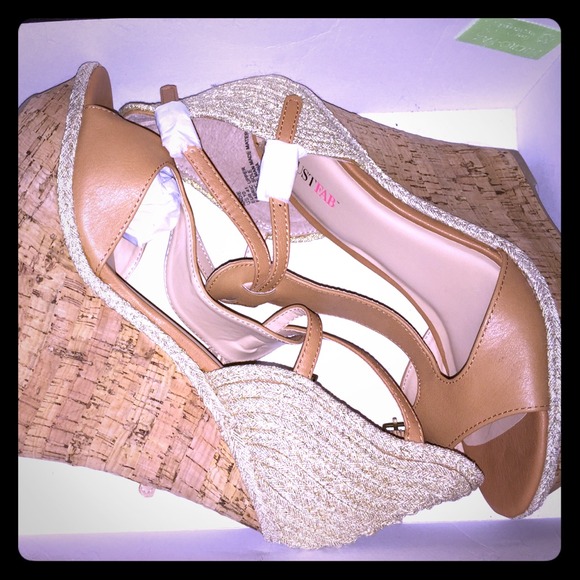 Brand new in box Just Fab Andie wedges size 10