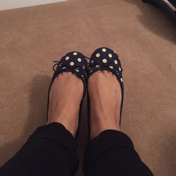Polka dot ballet flats