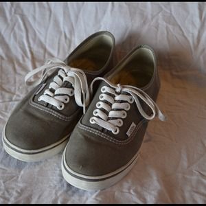 FINAL NEW PRICE Vans Lo Pro Canvas Women's Sneaker