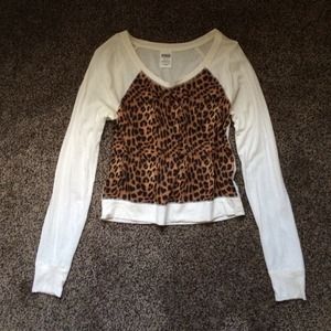 🚫SOLD🚫VS PINK Cheetah Tee