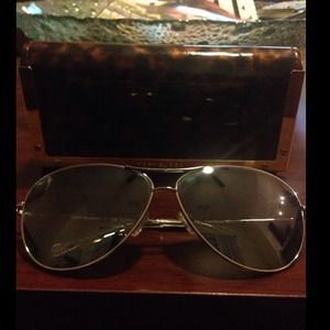 ⚡️SALE ⚡️Tory Burch Aviator Sunglasses