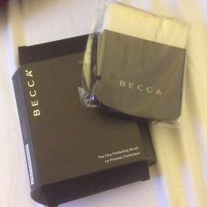 SOLD Becca The one perfecting brush