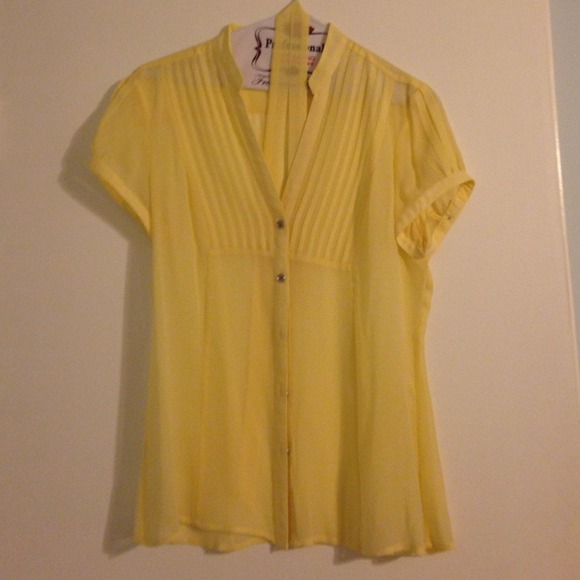 Never been worn 100% silk top -size medium - Picture 1 of 1