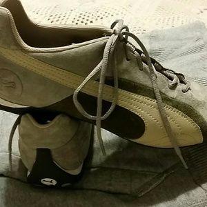 Puma suede leather lace up shoes gray & green