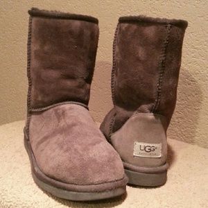 Ugg Classic Short size 8 Men's