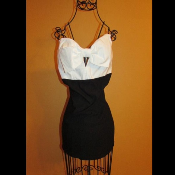 Bow sophisticated, never worn!!