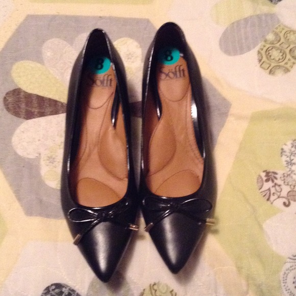 Black small wedges by soft