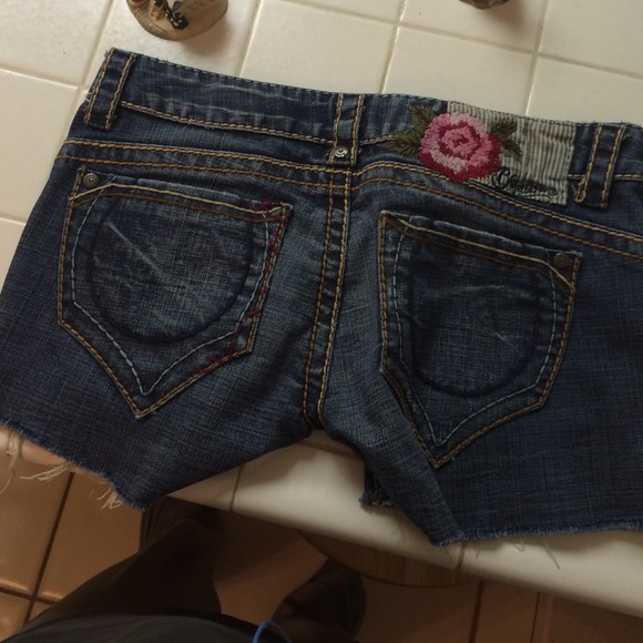 Blue tattoo denim shorts
