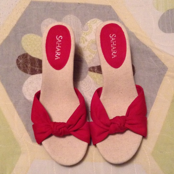 Red small wedge sandals