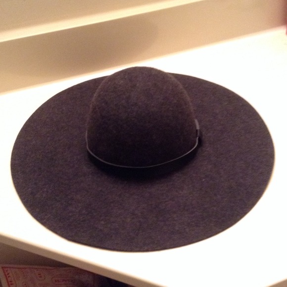 H&M Accessories - H&M hat, must have this winter!!