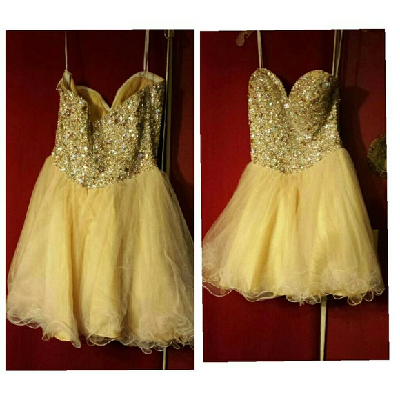 Prom dresses - Picture 2 of 2