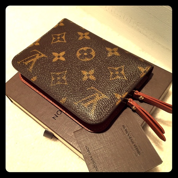 Louis Vuitton Zippy Coin Purse Wallet