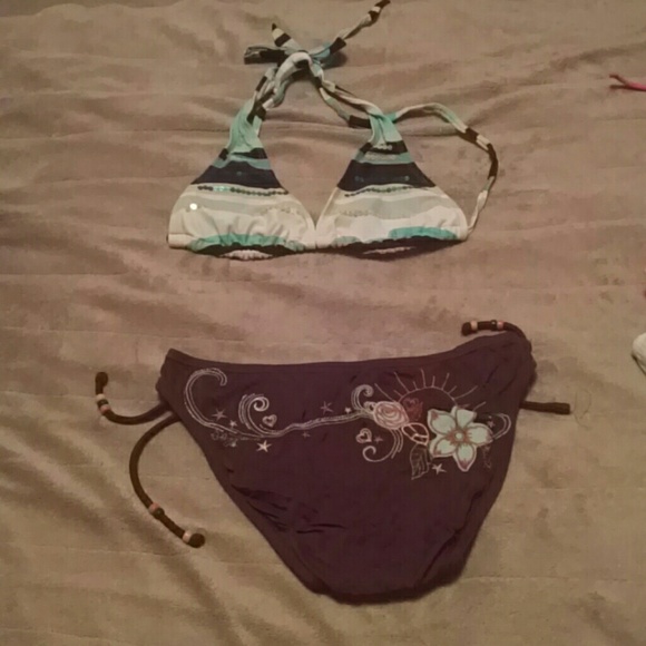 Bikini - Picture 2 of 2