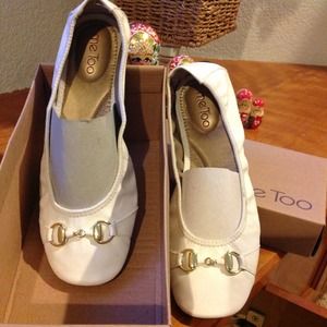 Saddle Leather Flats with Gold Accessories