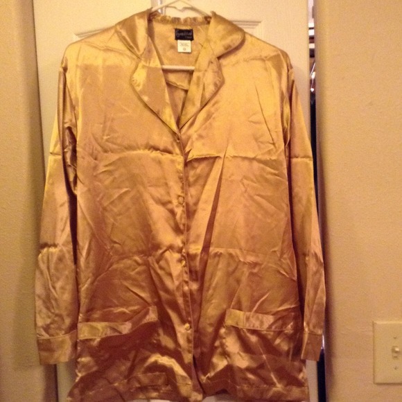 Gold silky soft PJ's 🌼