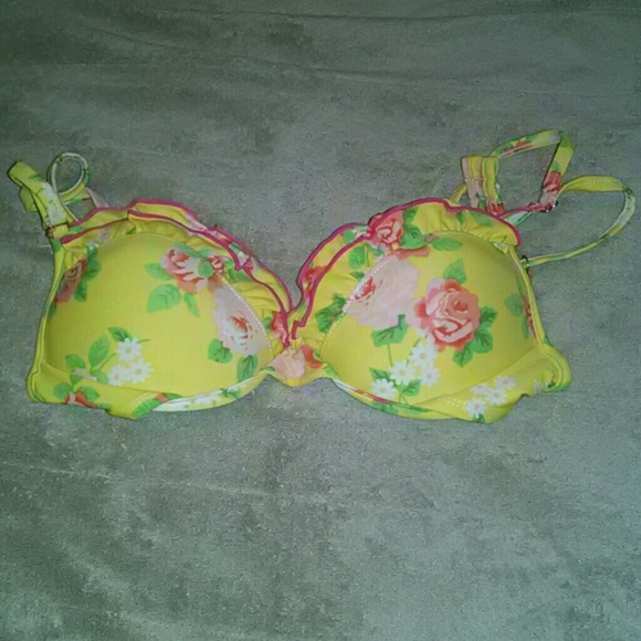 Bikini - Picture 2 of 3