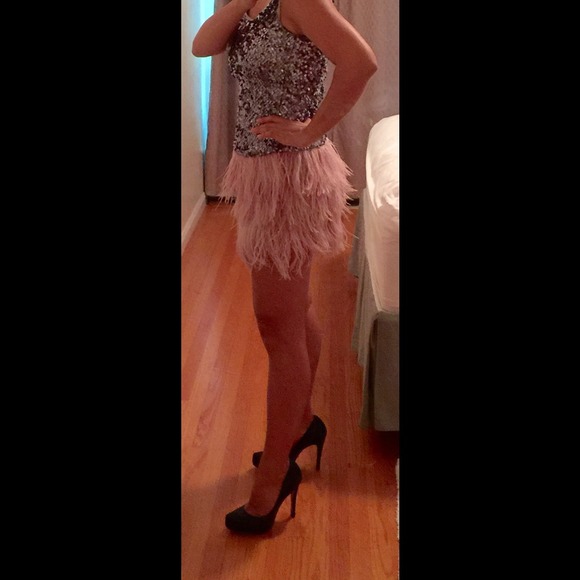 Glamorous party dress! (Short, Size 0-2) - Picture 4 of 4