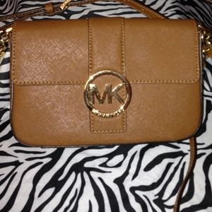 MK crossbody ❗❗❗SOLD❗❗❗