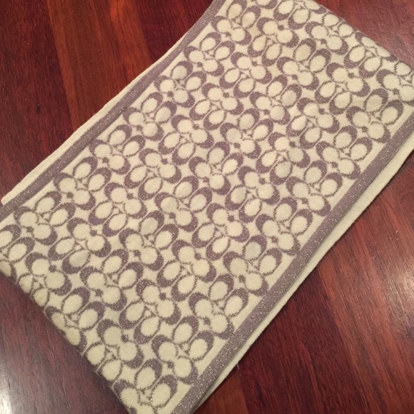 100% authentic sparkly two sided Coach wool scarf - Picture 3 of 4