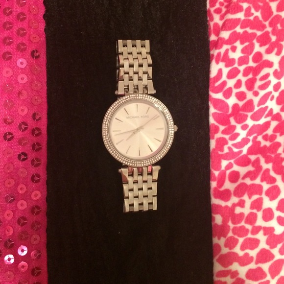 Silver Michael Kors watch with glitz face - Picture 1 of 4