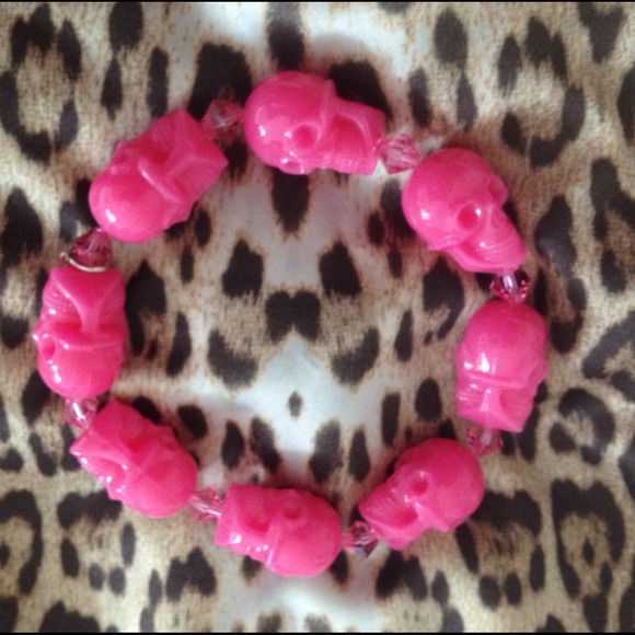 Tarina Tarantino pink skull bracelet stretch