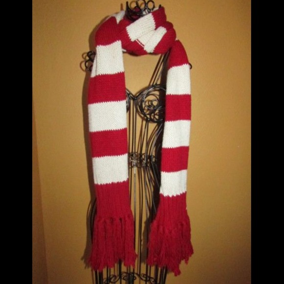 Striped hollister scarf