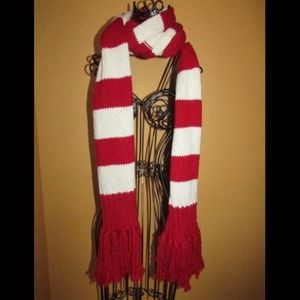 Striped hollister scarf