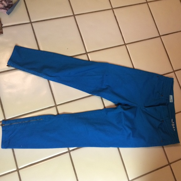 GAP 1969 blue skinny jeans with ankle zipper