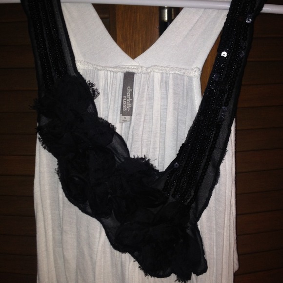 Black and white top - Picture 2 of 3