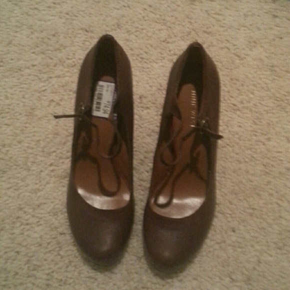 Nine West heels size 8