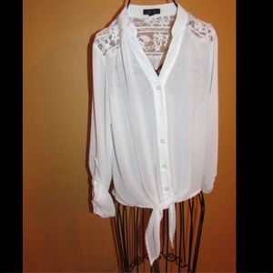 Gorgeous lace sheer top!!
