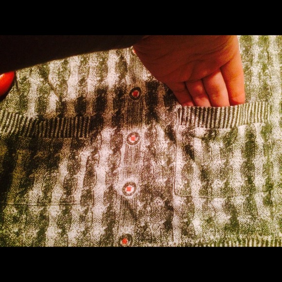 Cute anthropologie sweater top! - Picture 2 of 4