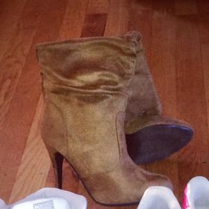 ShoeDazzle Camel color boots!