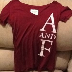 Short sleeved shirt.