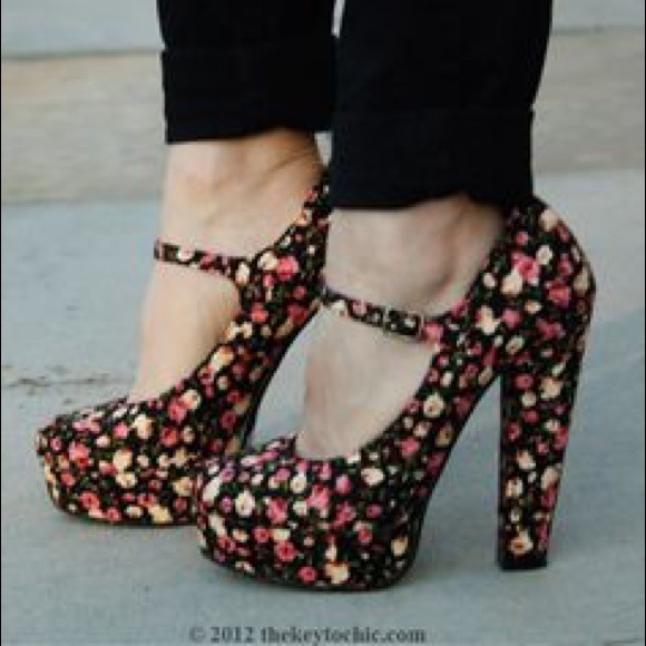 Forever 21 Shoes - F21 New Floral Platform Marjanes size 8