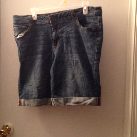 Denim stretch shorts