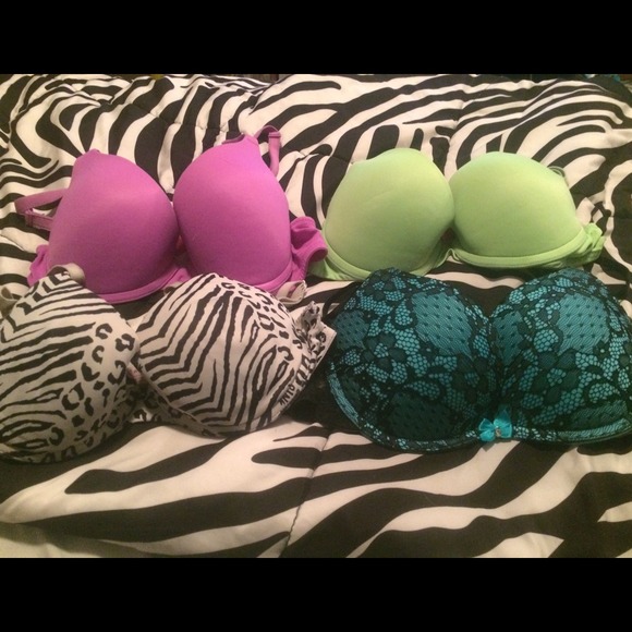 34B bra lot