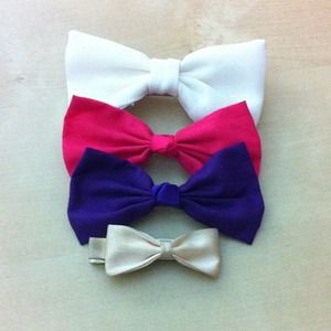 American Apparel White Bow!(plus three other bows)