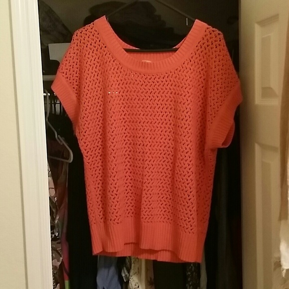 Coral knitted sweater, like new